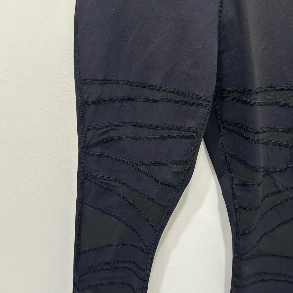 Lululemon Leggings‎ Size 6 Black Mesh Sides Yoga Gym Athleisure Stretch